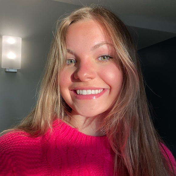 Meet your Posher, Gabrielle - Picture 2 of 2